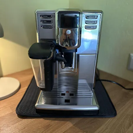 Rendixime - Karjamaa Garden Free Parking And Coffee 度假居 派尔努